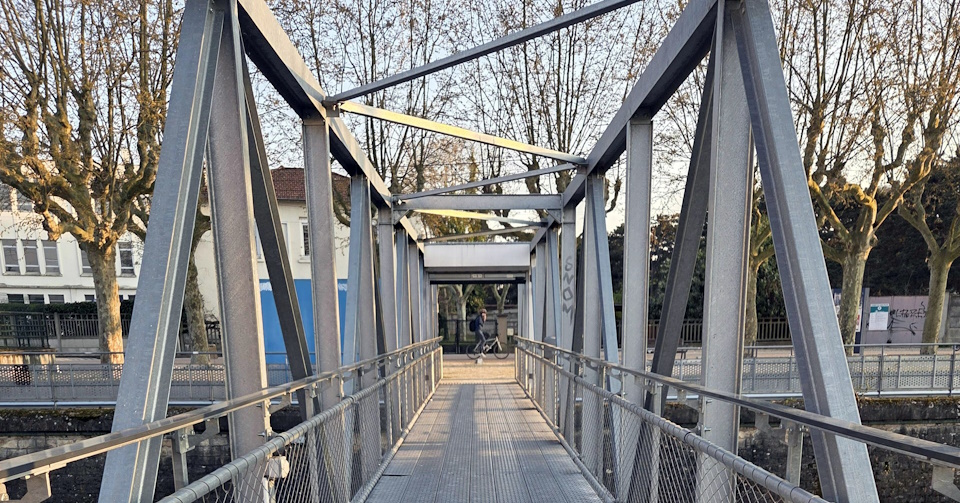 Costruzione di passerelle in carpenteria metallica